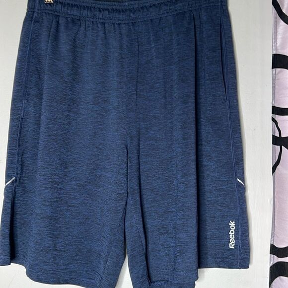 Reebok shorts heather dark blue two pocket size L - Picture 1 of 8